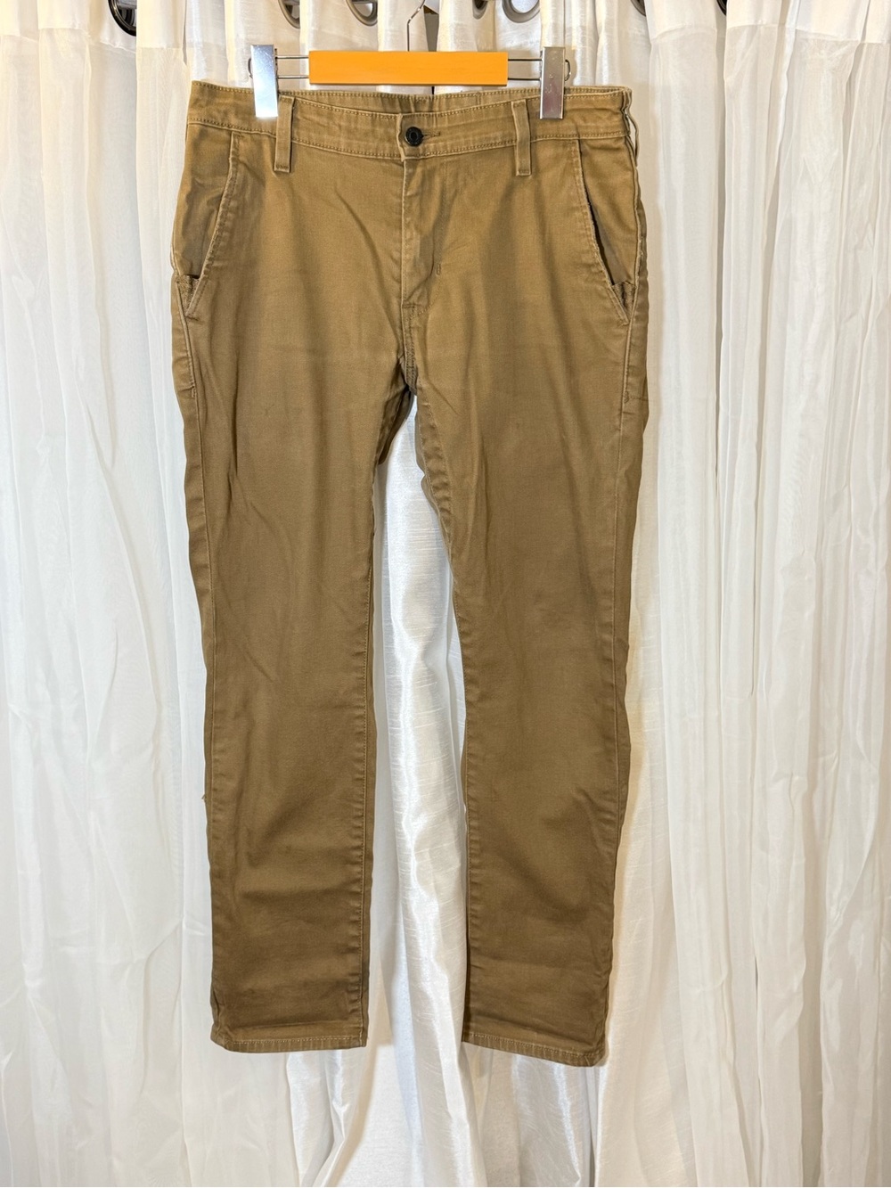 Levi's Men's Khaki Slim Chinos - Tan